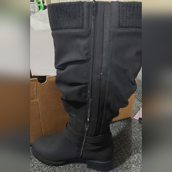 Black Wide Calf Boots - Picture 3 of 5